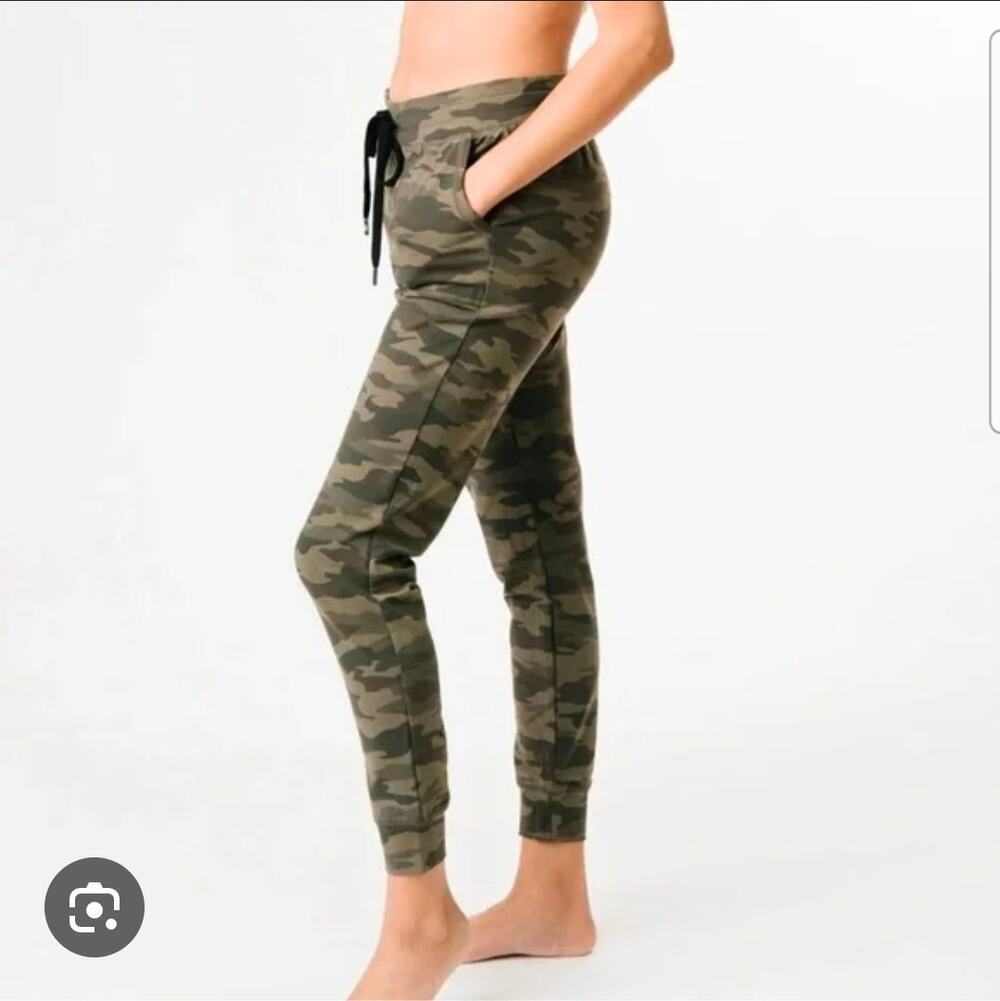 Zyia Active Green Camo Unwind Joggers XXL